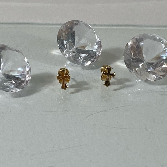 14K YELLOW GOLD cross crucifix studs ✝️ MADE IN TURKEY - Picture 4 of 15